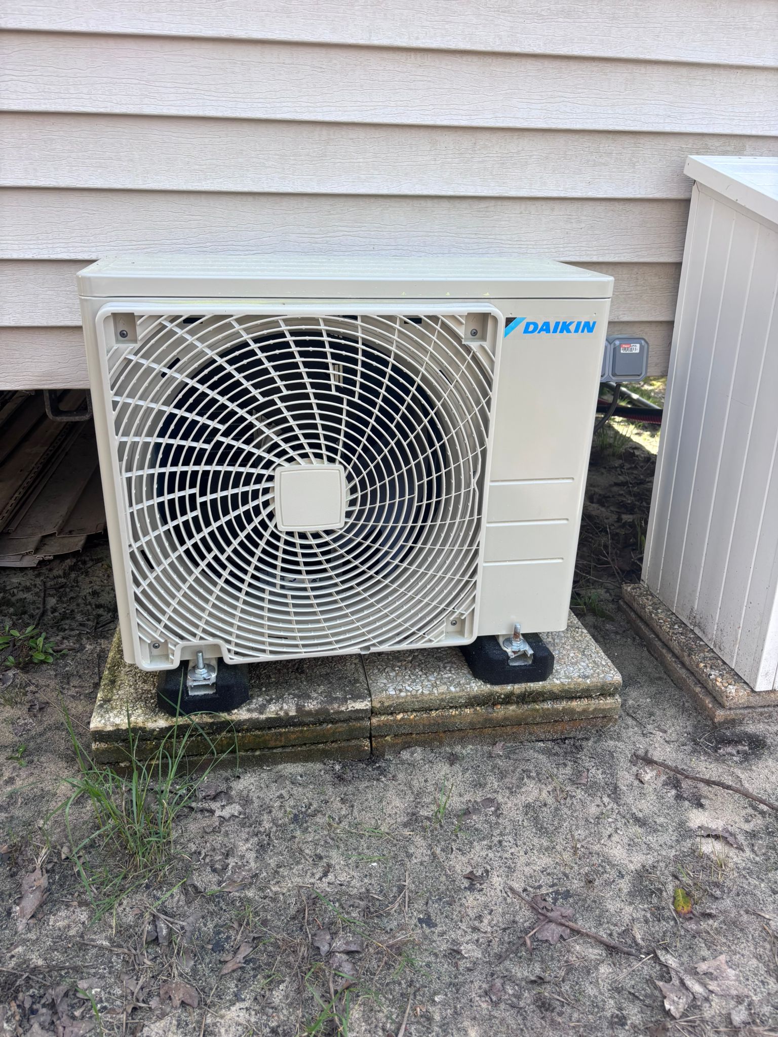 Climatisation mono-split Daikin — Maison individuelle — unité extérieure